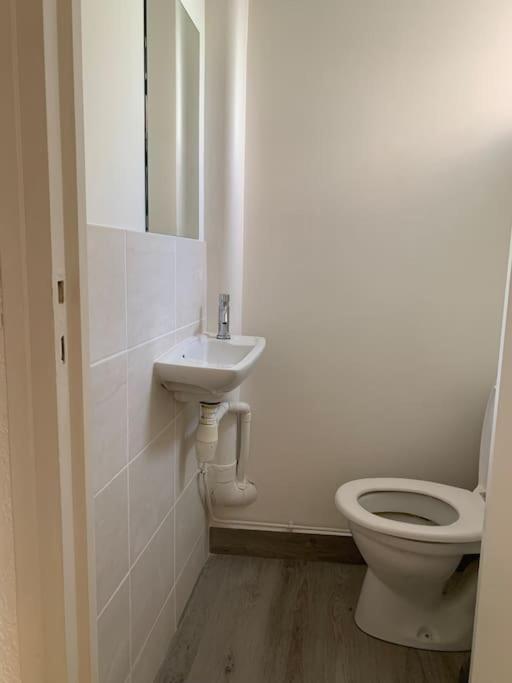 Aubenas : Beau Studio, Proche Du Chateau Extérieur photo