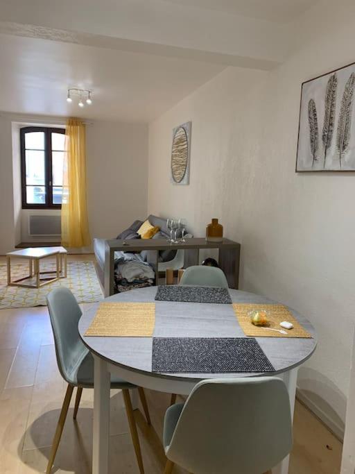 Aubenas : Beau Studio, Proche Du Chateau Extérieur photo