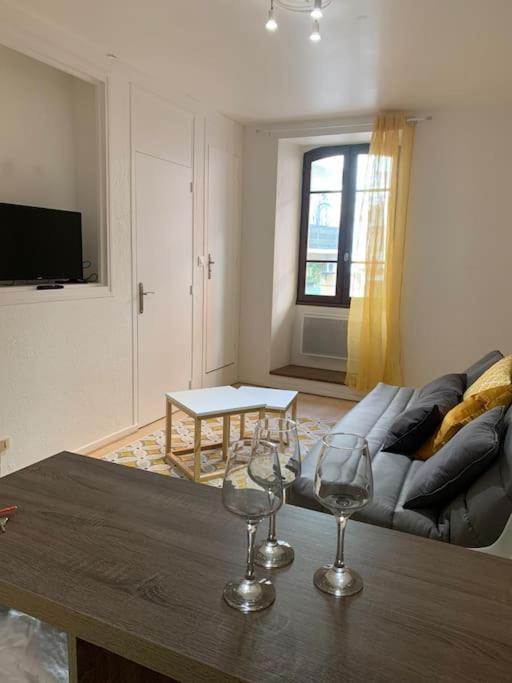 Aubenas : Beau Studio, Proche Du Chateau Extérieur photo